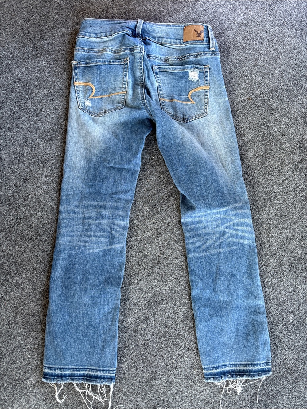 American Eagle Outfitters Light Blue Distressed Jeans - Artist Crop - Size 4 - Picture 6 of 7